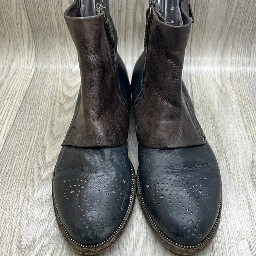 LA BOTTEGA DI LISA Blk & Brn Ankle Boots